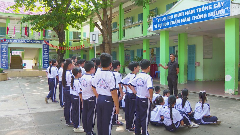 Tiếp sức trường học bão lũ Khánh Hòa- Ảnh 2.