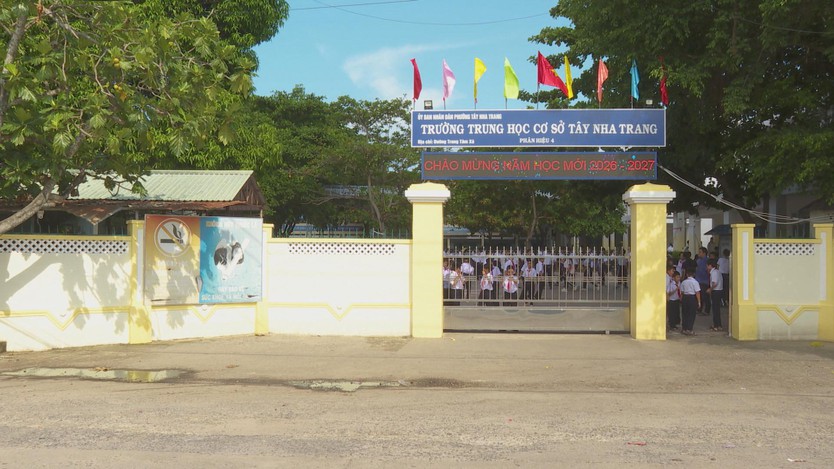 Tiếp sức trường học bão lũ Khánh Hòa- Ảnh 5.