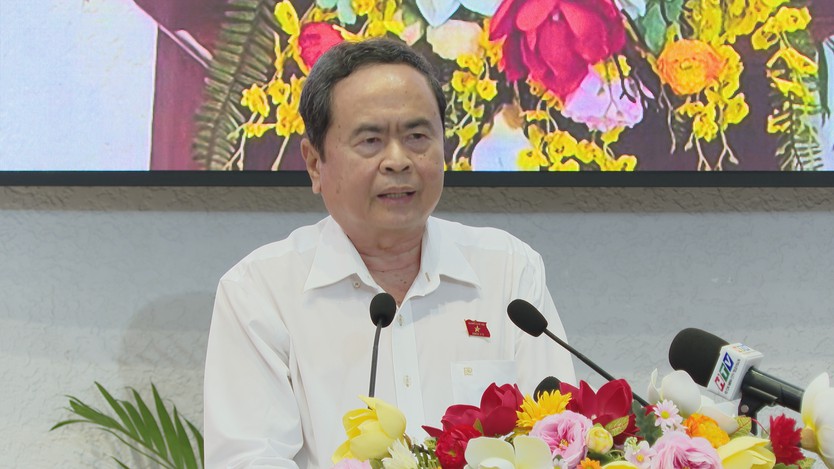 Chủ tịch Quốc hội tiếp xúc cử tri TP. Hồ Chí Minh: Thành phố quyết tâm đạt tăng trưởng 2 con số- Ảnh 4.