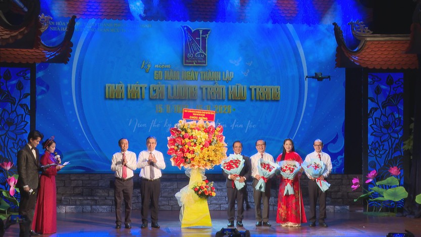 Kỷ niệm 50 năm Nhà hát Cải lương Trần Hữu Trang, tiếp nối giá trị sân khấu Nam Bộ - Ảnh 4.