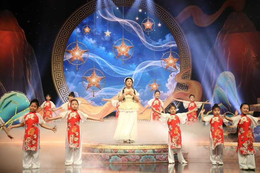 Đèn sao rực sáng cùng Thiên Kim, Trang Nhung, Tâm Như trong đêm rằm tháng Tám- Ảnh 10.
