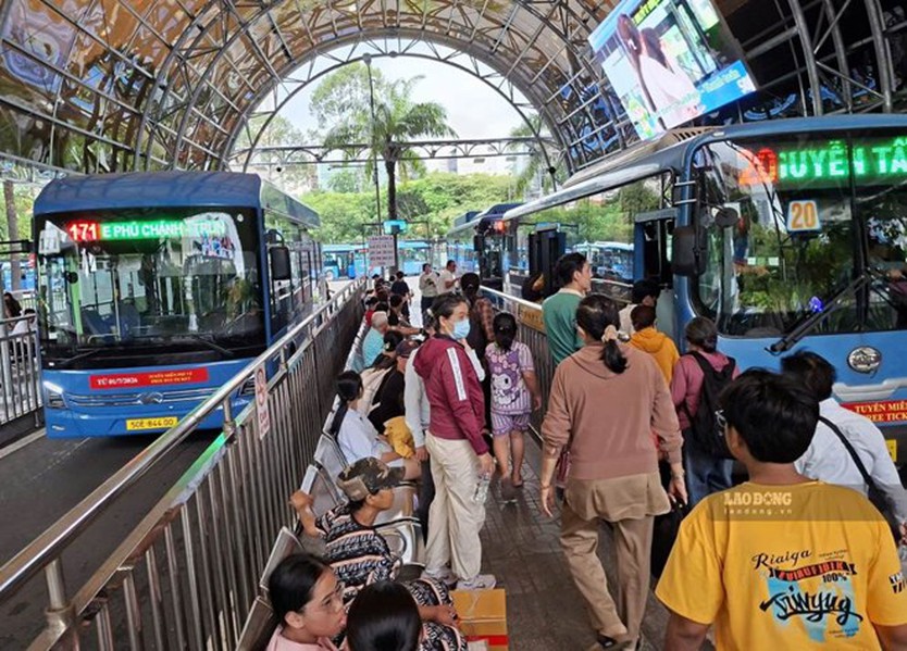 TP. Hồ Chí Minh yêu cầu xác thực khi đi xe buýt miễn phí từ ngày 1/10 - Ảnh 1.