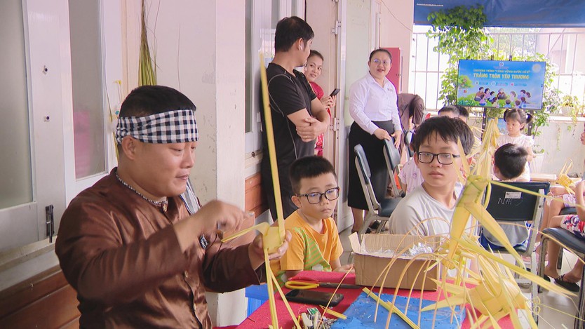 Trung thu cho bệnh nhi: Ấm áp chương trình tại Bệnh viện Nhân dân Gia Định - Ảnh 3.