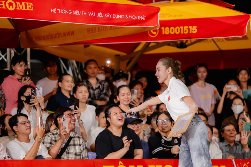Hơn 2,5 tỉ đồng trao cho các em trong Mái ấm gia đình Việt tập 30 - Ảnh 14.