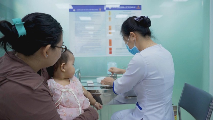 Vắc xin phòng tay chân miệng lần đầu tiên có mặt tại Việt Nam - Ảnh 5.