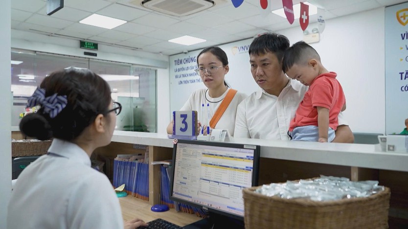 Vắc xin phòng tay chân miệng lần đầu tiên có mặt tại Việt Nam - Ảnh 3.