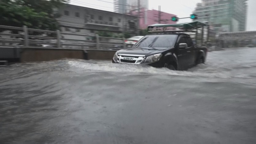 Thái Lan ban bố tình trạng thảm họa lũ lụt tại Bangkok - Ảnh 1.
