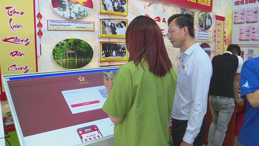 TP. Hồ Chí Minh nâng cao chất lượng phục vụ hành chính công bằng công nghệ - Ảnh 2.