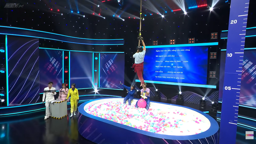 Đoàn Hinh Hùng “gánh team” trên không, Đặng Phương Trâm bứt phá ở thử thách âm nhạc | Song Tài Thách Đấu 2 - Tập 19 - Ảnh 1.