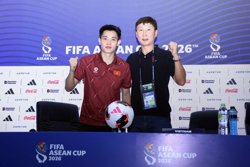 HLV Kim Sang Sik: "Toàn đội đã nắm bắt được tinh thần để giành chiến thắng"- Ảnh 1.