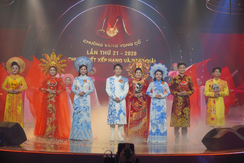 Toàn cảnh đêm vinh danh Chuông vàng vọng cổ 2026: Trọn vẹn cảm xúc - Truyền lửa đam mê - Ảnh 38.