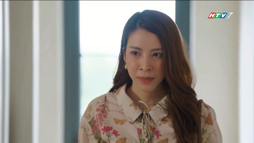 Mặt nạ hoàng kim: Phương Hồng vượt tường, trốn mẹ chồng - Ảnh 2.