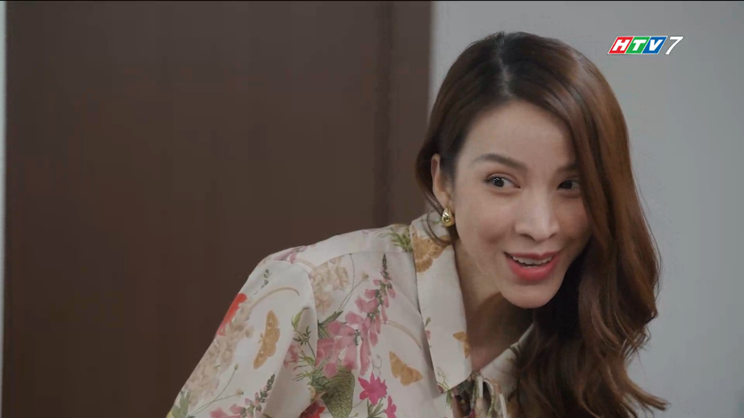 Mặt nạ hoàng kim: Phương Hồng vượt tường, trốn mẹ chồng - Ảnh 14.