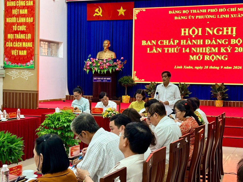 Phường Linh Xuân: Thu ngân sách vượt dự toán, tăng tốc giải ngân đầu tư công - Ảnh 2.
