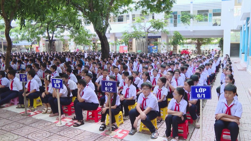 Trường học ban hành xây dựng quy tắc ứng xử văn minh trên không gian mạng - Ảnh 1.