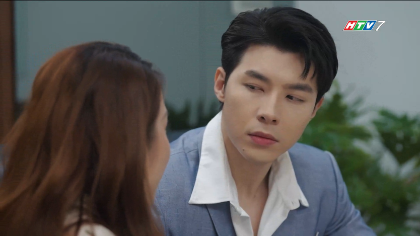 Mặt nạ hoàng kim: Phương Hồng vượt tường, trốn mẹ chồng - Ảnh 11.