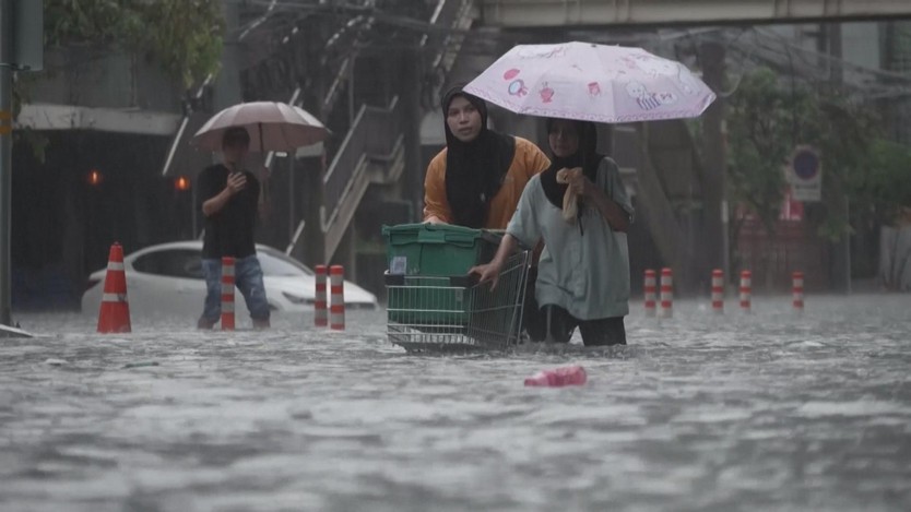 Thái Lan: Áp dụng tình trạng khẩn cấp do Bangkok ngập nặng - Ảnh 3.