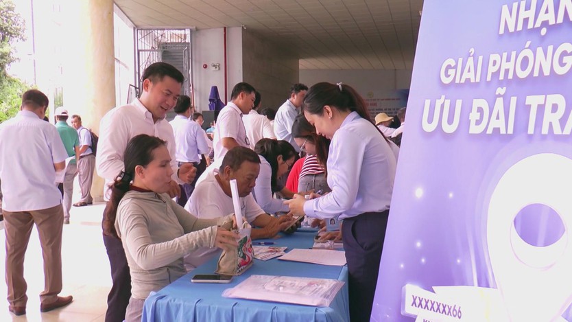 TP. Hồ Chí Minh: 16 hộ dân đầu tiên đồng thuận bàn giao mặt bằng dự án nâng cấp đường Lương Định Của - Ảnh 3.