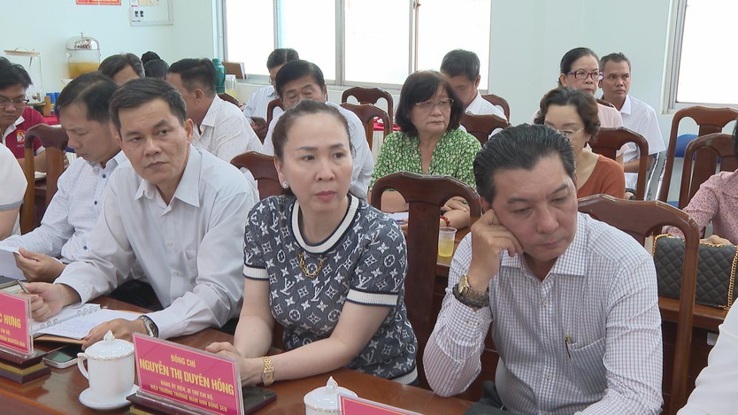 Phường Phú Định đẩy mạnh chuyển đổi số, nâng cao hiệu quả công việc trong quý IV - Ảnh 2.