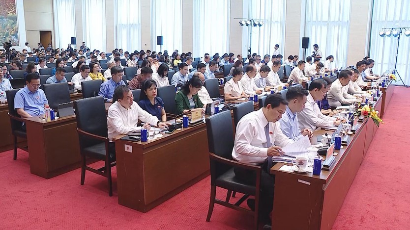 Hội Nghị Đại Biểu Quốc Hội Hoạt Động Chuyên Trách Tập Trung 17 Dự Án Luật - Ảnh 4.