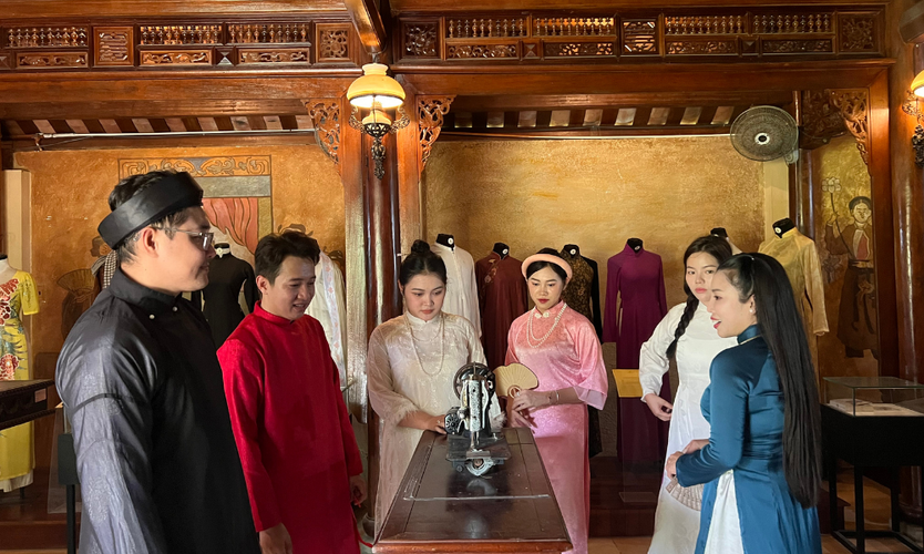Tốp 9 Chuông vàng vọng cổ trải nghiệm, tìm hiểu di sản tại Bảo tàng Áo dài- Ảnh 4.