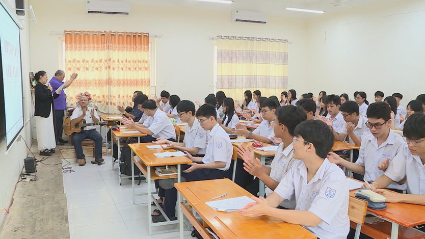 Đưa đờn ca tài tử vào giờ học chính khóa: Gieo hạt giống văn hóa cho thế hệ trẻ - Ảnh 1.