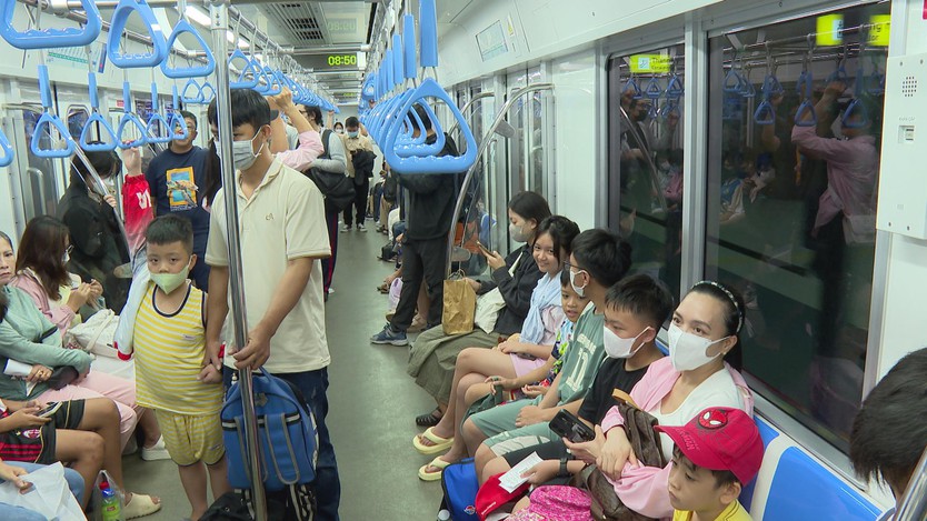 TP. Hồ Chí Minh cần giải pháp tổng thể để giảm phương tiện cá nhân - Ảnh 2.