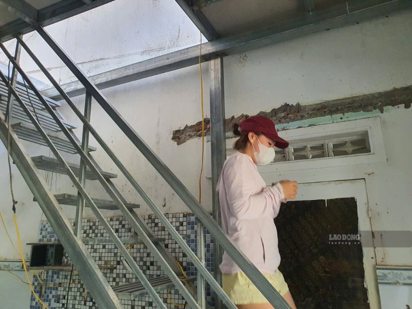 Người dân Khánh Hòa dựng gác tránh lũ sau trận lũ lịch sử - Ảnh 3.