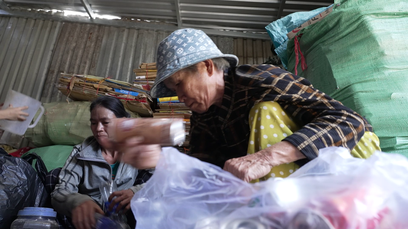Ước mơ của cô bé nhặt ve chai | Mái ấm gia đình Việt - Ảnh 5.