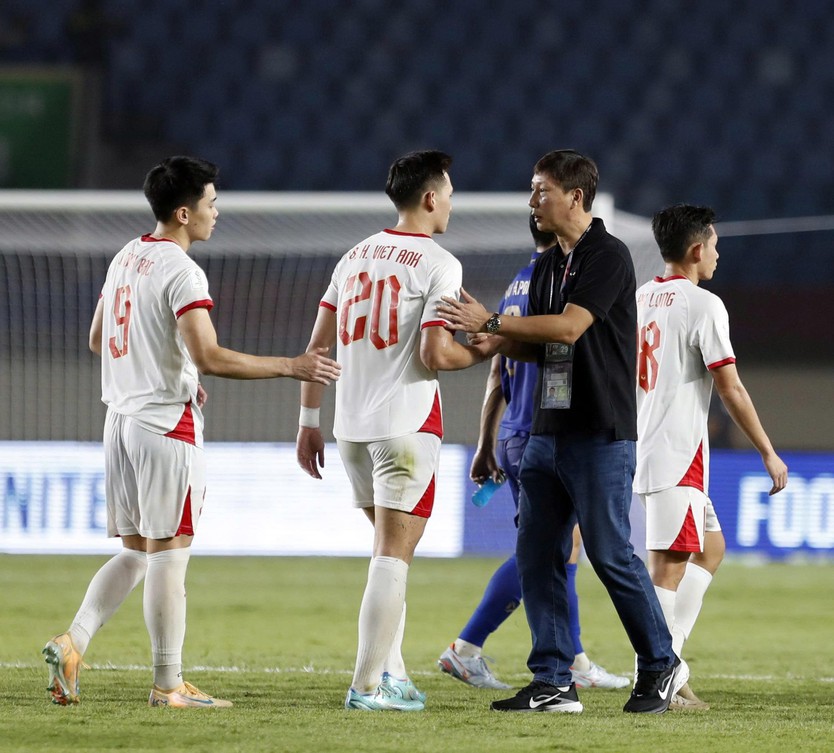 HLV Kim Sang Sik chỉ ra điểm cần cải thiện sau trận thua Thái Lan | FIFA ASEAN Cup 2026 - Ảnh 3.