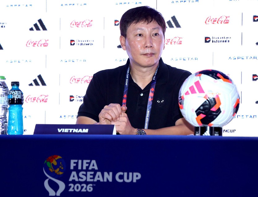 HLV Kim Sang Sik chỉ ra điểm cần cải thiện sau trận thua Thái Lan | FIFA ASEAN Cup 2026 - Ảnh 1.
