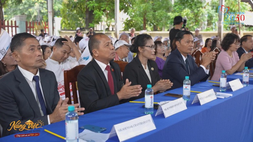 Thư viện 2030 lần đầu vươn tầm quốc tế với chương trình "Nắng Việt trên dòng Mê Kông" - Ảnh 2.