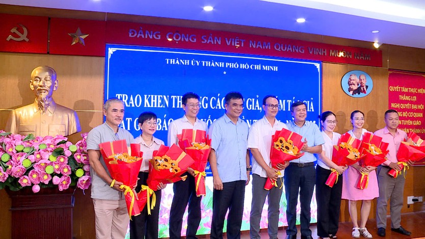 TP. Hồ Chí Minh khen thưởng các tác giả đạt Giải Báo chí Quốc gia năm 2025 - Ảnh 1.