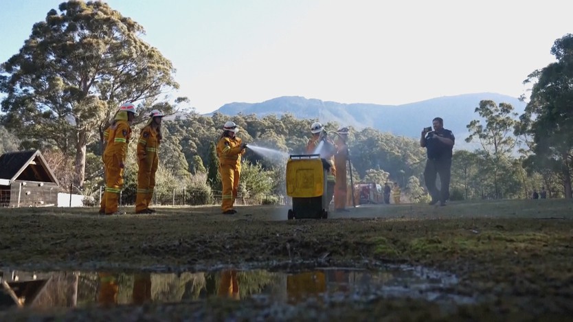Australia: Trẻ em tham gia diễn tập cứu hỏa - Ảnh 2.