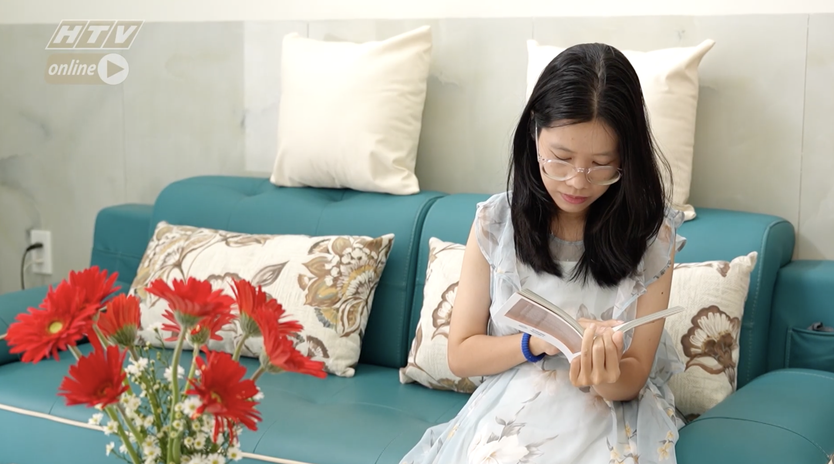 Lê Hồng Phương Hạ: Hành trình của người "bắc cầu ngôn ngữ" - Ảnh 1.