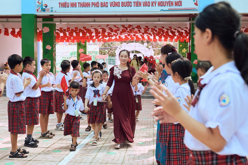 Bồi hồi chuẩn bị buổi khai giảng đầu tiên trong ngôi trường mới của Phường Bình Hưng Hoà, TP. Hồ Chí Minh - Ảnh 5.
