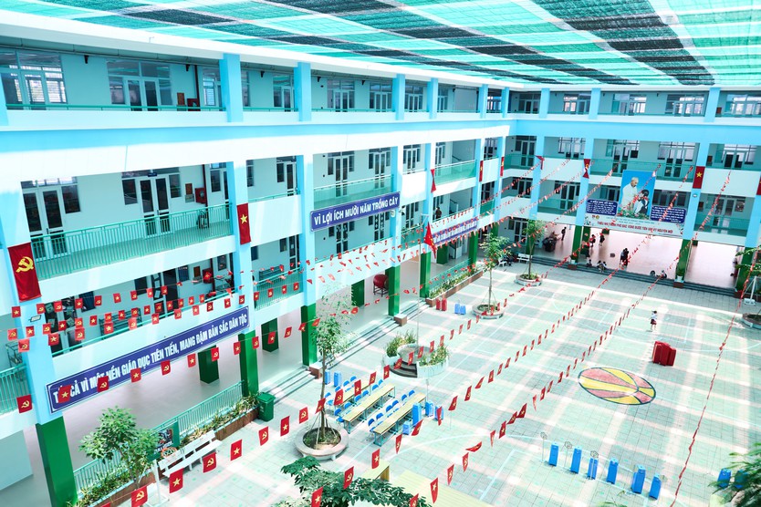 Bồi hồi chuẩn bị buổi khai giảng đầu tiên trong ngôi trường mới của Phường Bình Hưng Hoà, TP. Hồ Chí Minh - Ảnh 2.