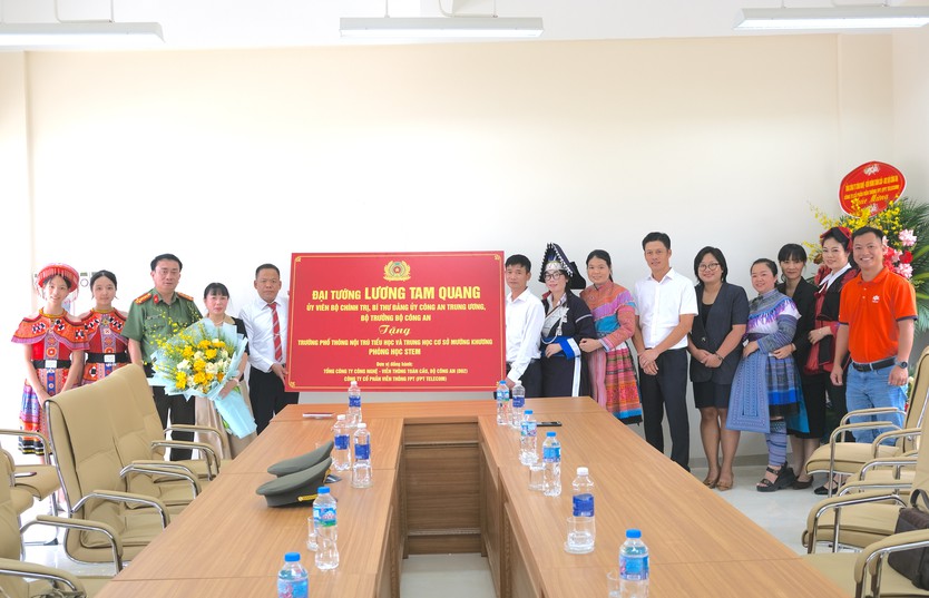 FPT Telecom đồng hành cùng Bộ Công an trao tặng phòng STEM tại các điểm trường khó khăn, mở cánh cửa công nghệ cho thế hệ tương lai - Ảnh 1.