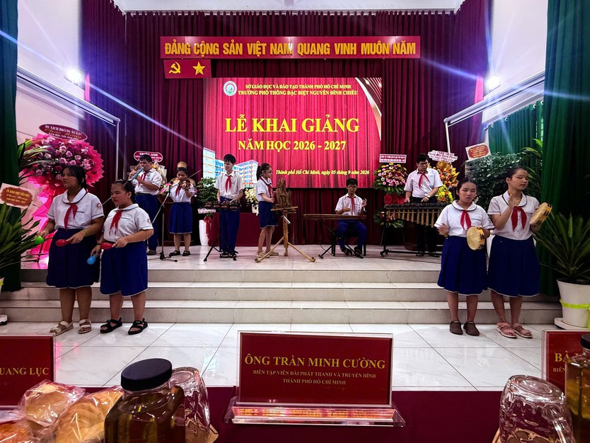 Lễ khai giảng đặc biệt tại Trường Phổ thông Đặc biệt Nguyễn Đình Chiểu - Ảnh 3.