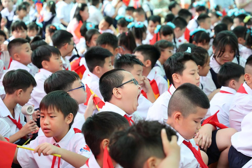 "1001 biểu cảm" của học sinh TP. Hồ Chí Minh trong ngày tựu trường - Ảnh 1.