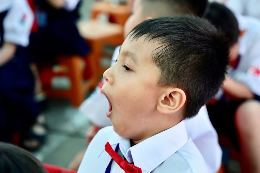 "1001 biểu cảm" của học sinh TP. Hồ Chí Minh trong ngày tựu trường - Ảnh 3.