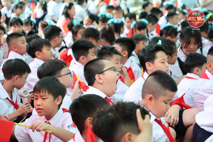 Một mùa khai giảng với "1001 biểu cảm" của học sinh TP. Hồ Chí Minh - Ảnh 1.
