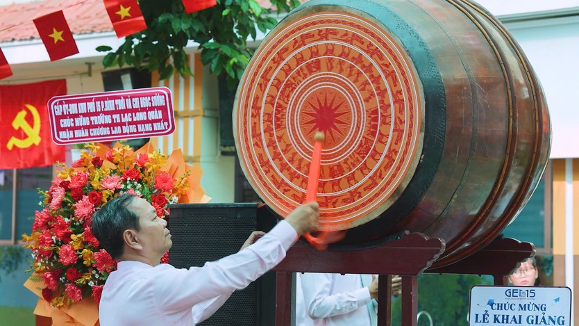 Trường Tiểu học Lạc Long Quân đón Huân chương Lao động hạng Nhất - Ảnh 3.