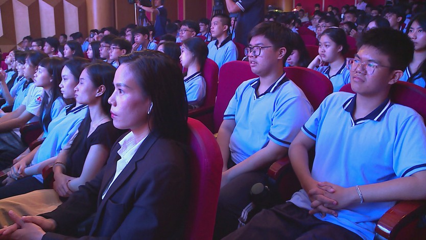 Từ Trang sử đến sân khấu, kết nối người trẻ với cải lương - Ảnh 2.