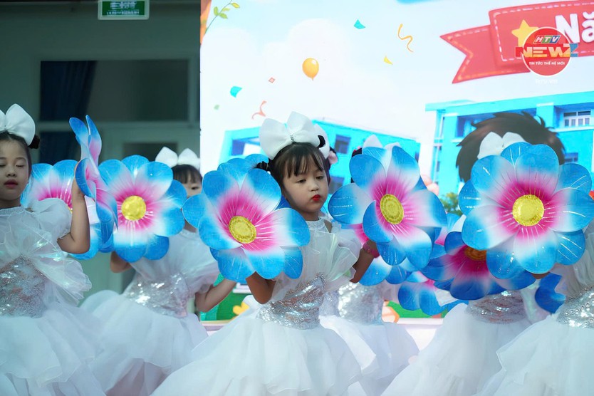 Một mùa khai giảng với "1001 biểu cảm" của học sinh TP. Hồ Chí Minh - Ảnh 5.