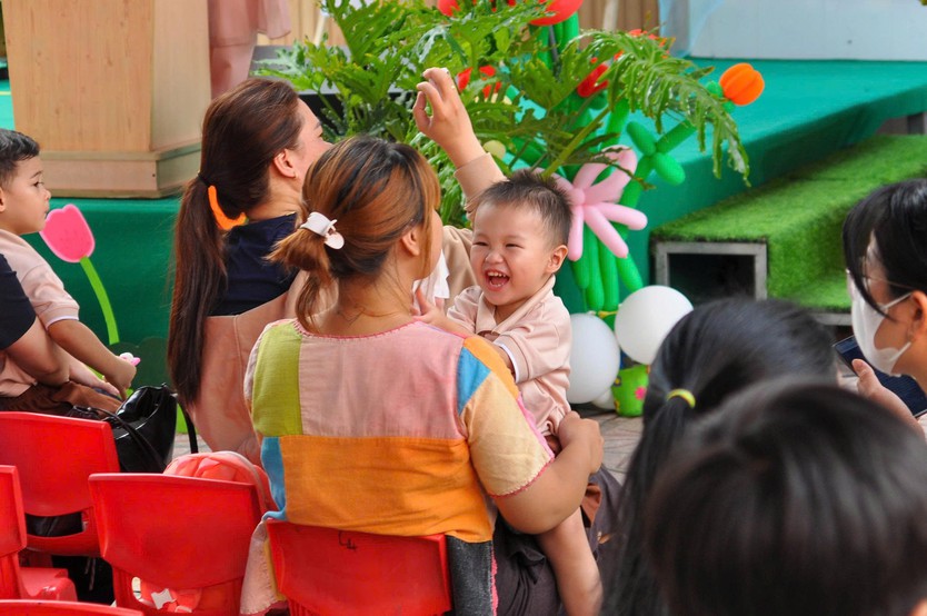 Một mùa khai giảng với "1001 biểu cảm" của học sinh TP. Hồ Chí Minh - Ảnh 2.