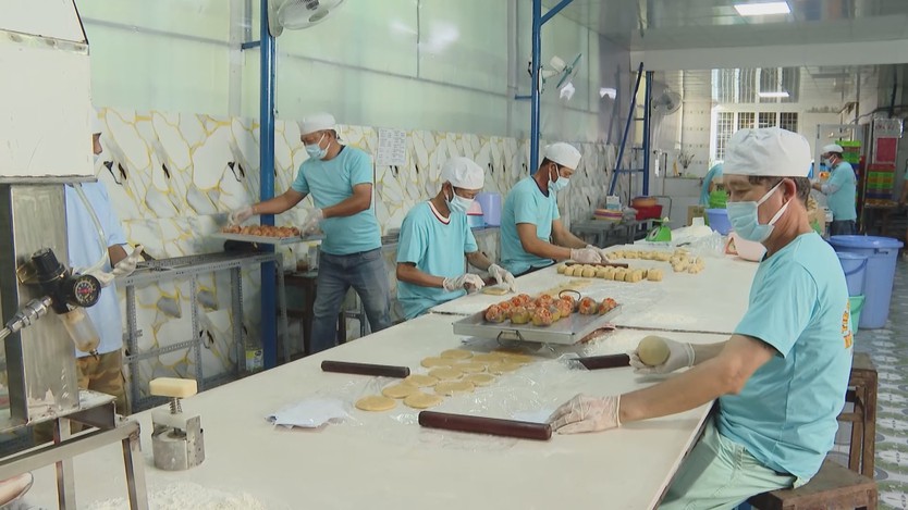 Thị trường bánh trung thu khởi động, sức mua tại TP. Hồ Chí Minh chưa cao  - Ảnh 1.