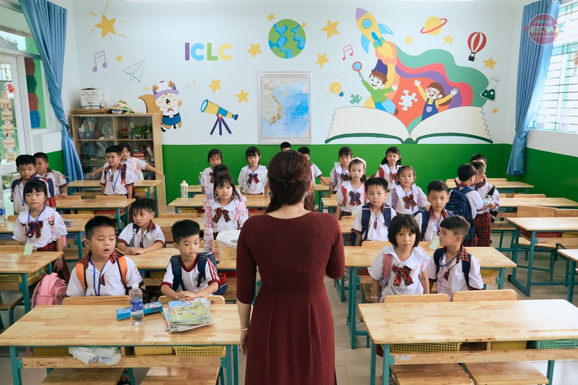 Trường Tiểu học Trần Đại Nghĩa khai giảng năm học mới trên khu đất nghĩa trang Bình Hưng Hòa - Ảnh 14.