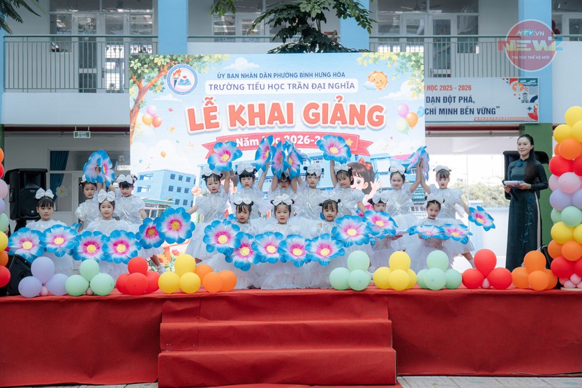 Trường Tiểu học Trần Đại Nghĩa khai giảng năm học mới trên khu đất nghĩa trang Bình Hưng Hòa - Ảnh 6.