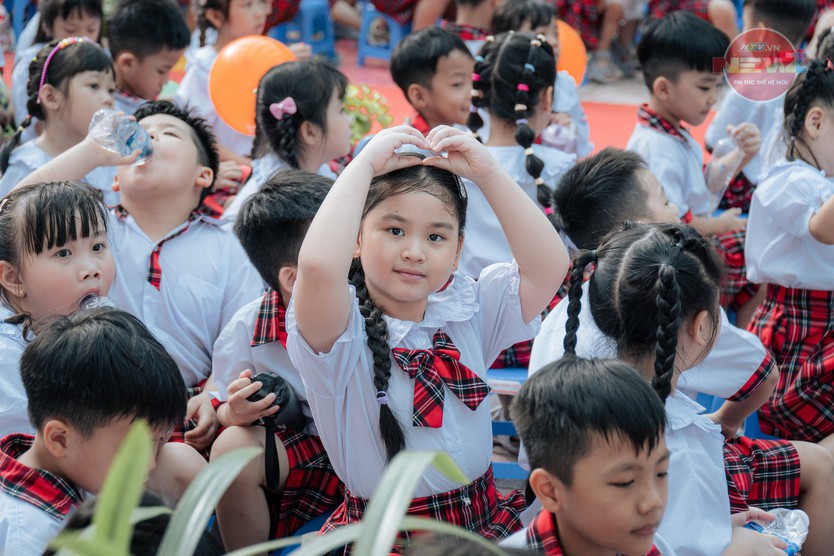 Trường Tiểu học Trần Đại Nghĩa khai giảng năm học mới trên khu đất nghĩa trang Bình Hưng Hòa - Ảnh 7.